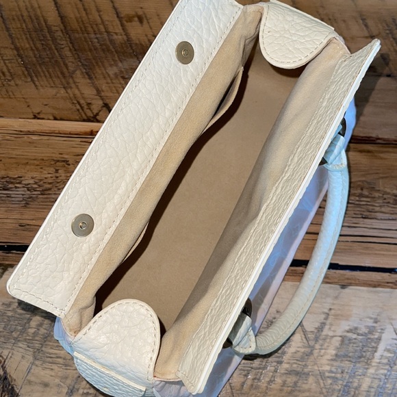 LV - Louis Vuitton Mini Lin Trapeze Baby Pink Canvas Handbag - Picture 9 of 16